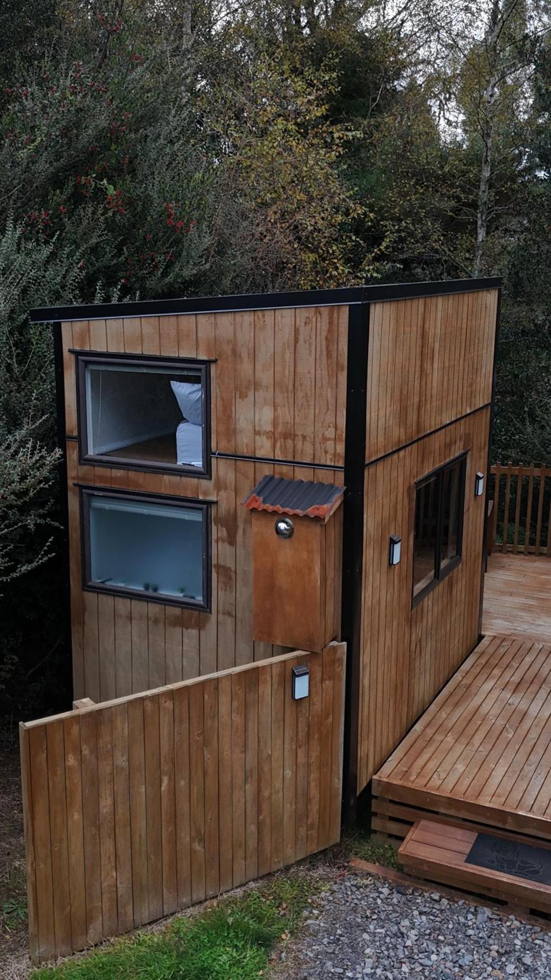Tiny House In The Bush - A Minute From Town Centre Ruapehu Unique Stays Raetihi Екстериор снимка